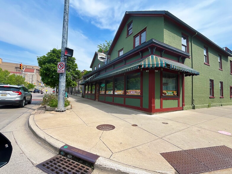 More Photos Of 136 E Fulton St, Grand Rapids Restaurant For Lease