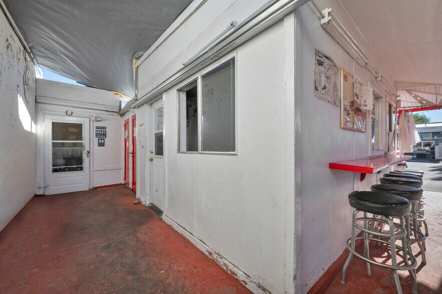 More Photos Of 198 Main St, Bridgeport Restaurant For Sale