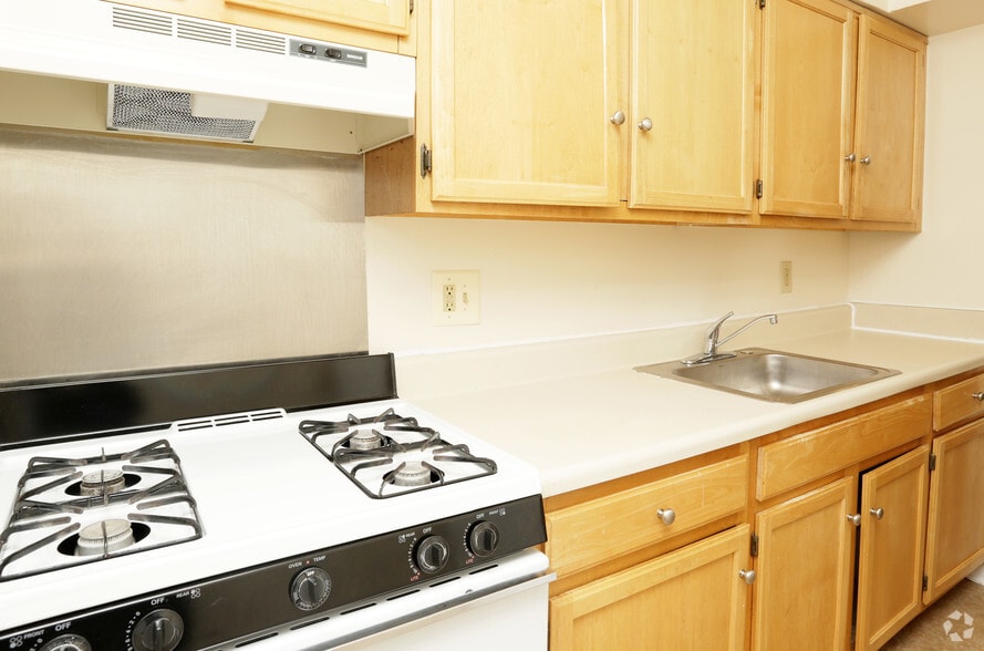 More Photos Of 3647 6th St SE, Washington Apartments For Sale