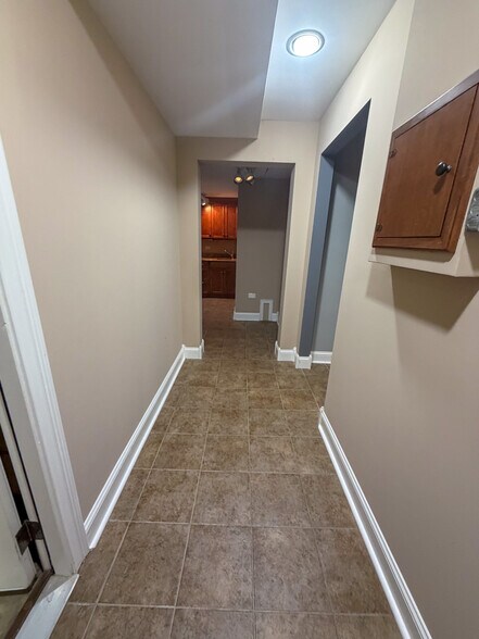 More Photos Of 39W963 Midan Dr, Elburn Warehouse For Lease
