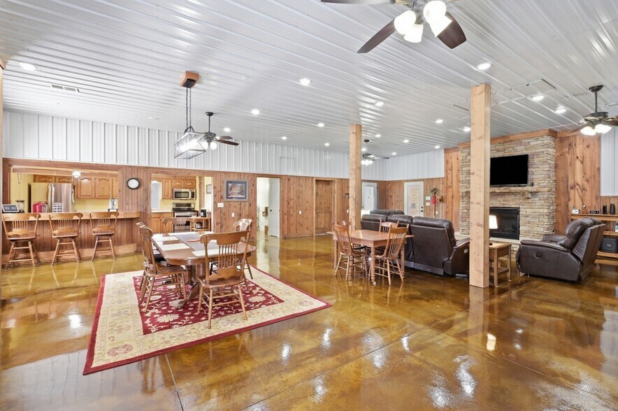 More Photos Of 4650 Highway 52, Loretto Apartments For Sale