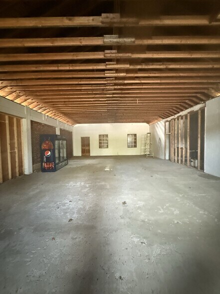 More Photos Of 413 Wareham Rd, Marion Freestanding For Sale