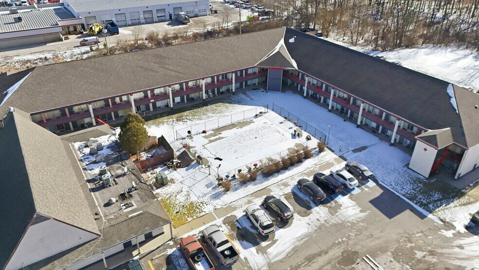 More Photos Of 3527 W Coliseum Blvd, Fort Wayne Hotel For Sale