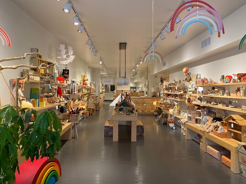 More Photos Of 900 Caroline St, Fredericksburg Storefront Retail Office For Lease