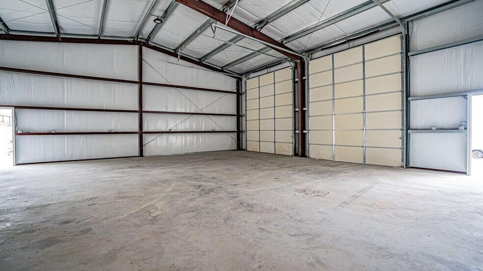 More Photos Of 5975 Stacy Ln, Weatherford Industrial For Lease
