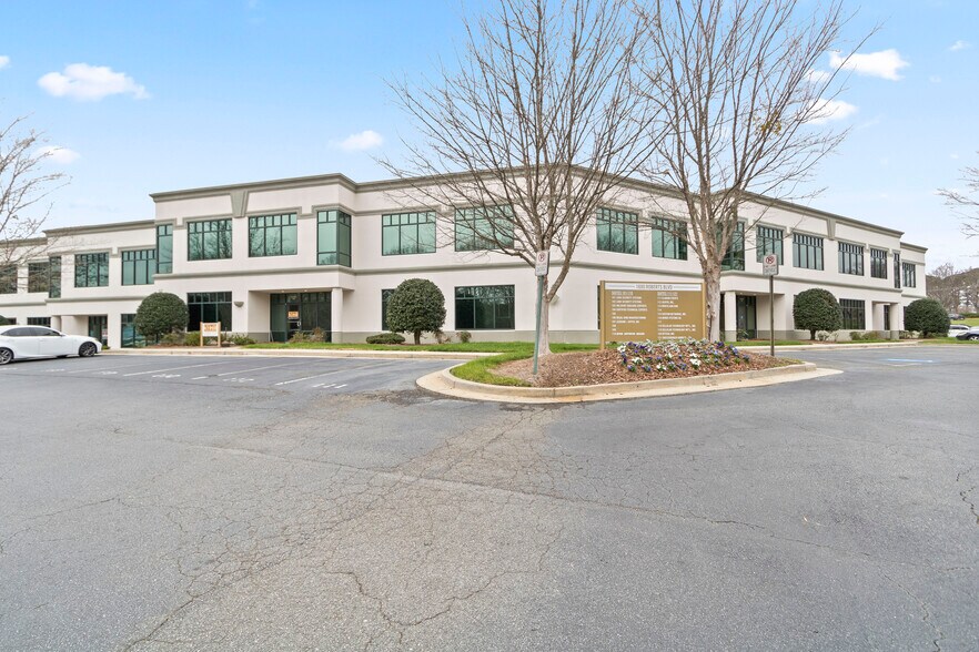 More Photos Of 1690 Roberts Blvd, Kennesaw Warehouse For Sale
