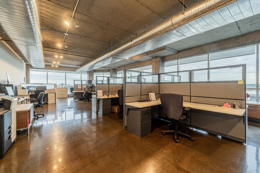 More Photos Of 3737 Boul Cremazie E, Montréal Office For Lease