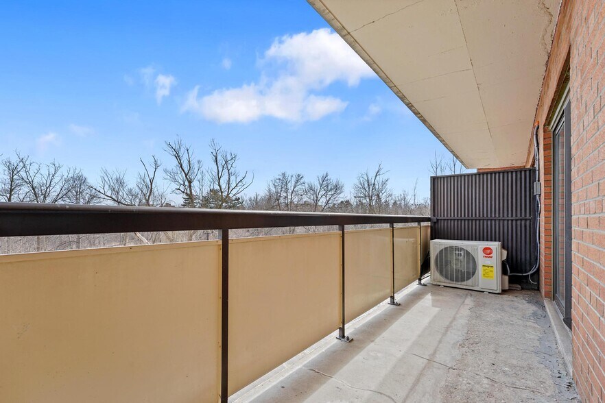 More Photos Of 143 Main St S, Brampton Apartments For Sale