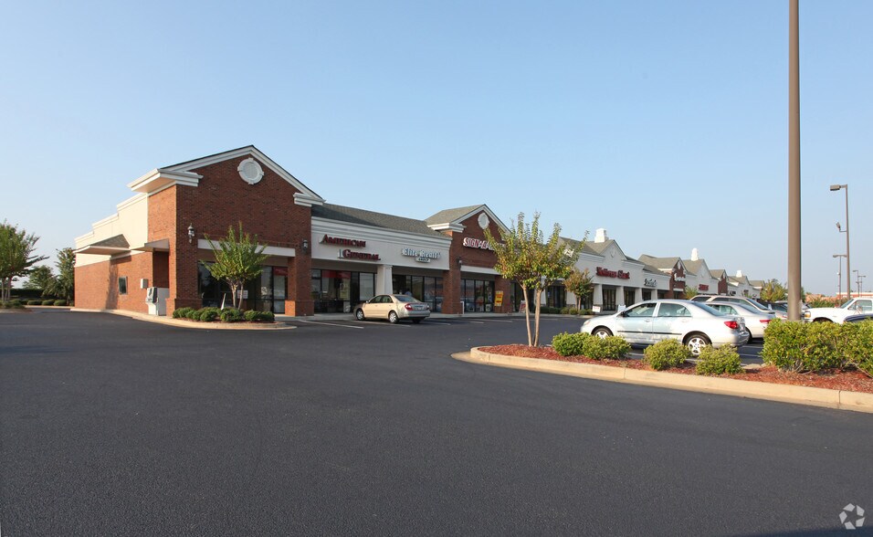 More Photos Of 1971-2025 Jonesboro Rd, McDonough General Retail For Lease