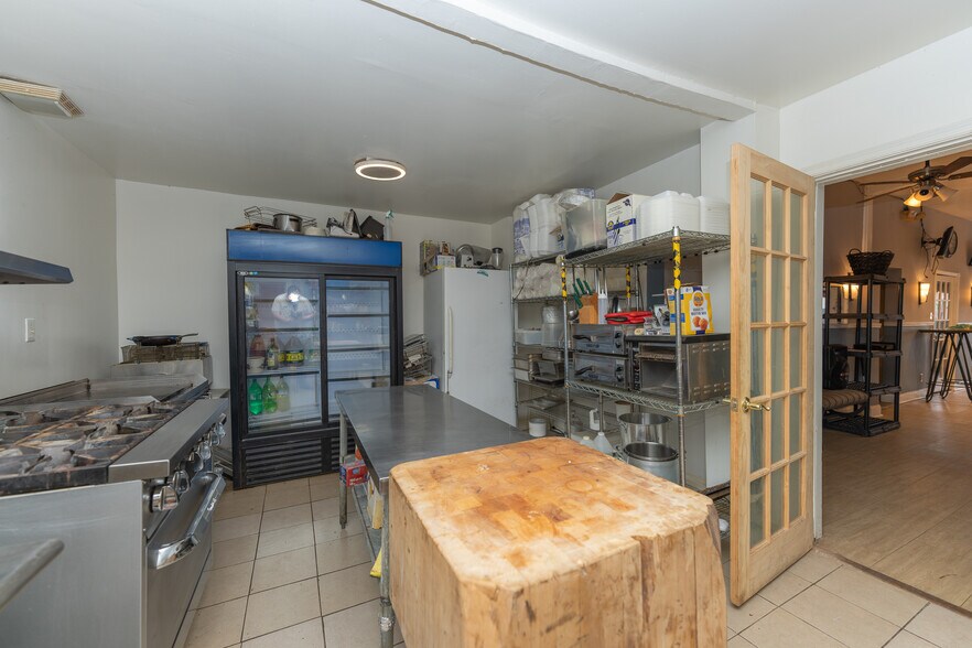 More Photos Of 117 N Lake Ave, Albany Storefront Retail Residential For Sale