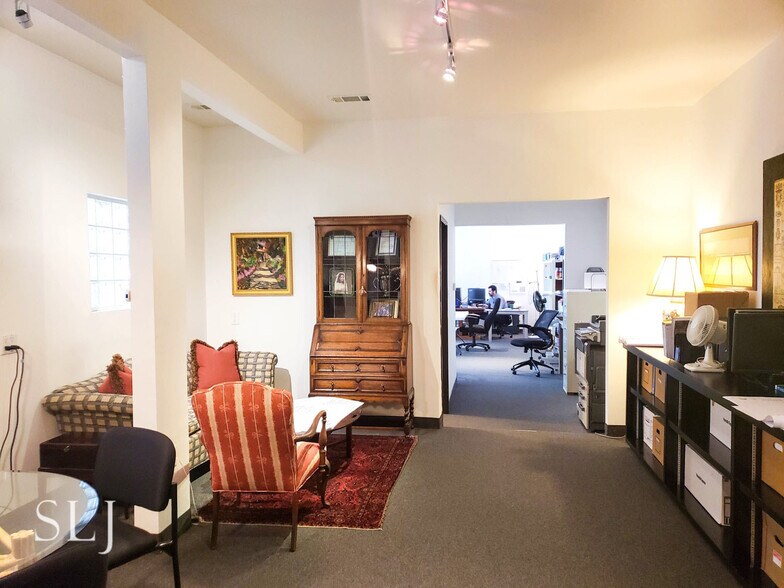 More Photos Of 3519 Miles St, Dallas Loft Creative Space For Sale