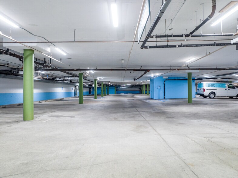 More Photos Of 234 S Pacific Coast Hwy, Redondo Beach Unknown For Lease