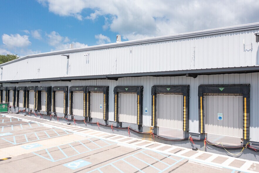 More Photos Of 4650 Shepherd Trl, Rockford Warehouse For Lease