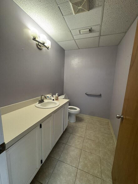 More Photos Of 3938 Sunbeam Rd, Jacksonville Medical For Lease