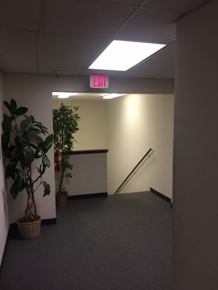 More Photos Of 1501 El Camino Ave, Sacramento Office Residential For Lease