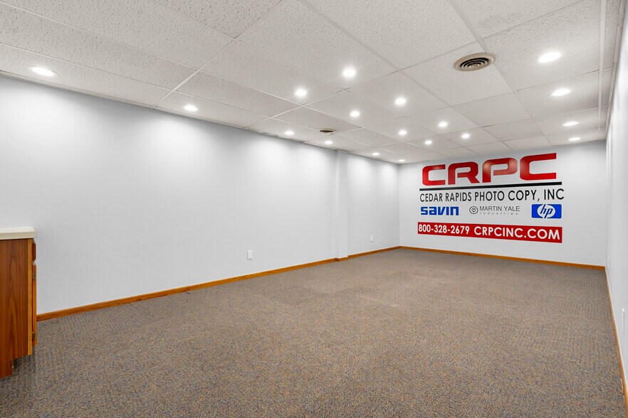 More Photos Of 3050 6th St SW, Cedar Rapids Warehouse For Sale