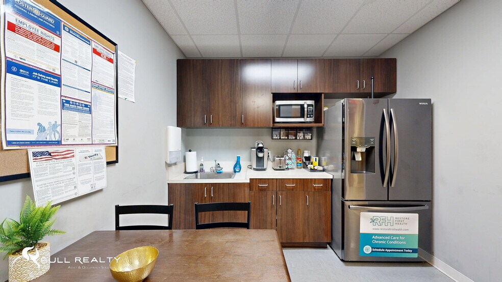 More Photos Of 10680 Medlock Bridge Rd, Duluth Medical For Lease