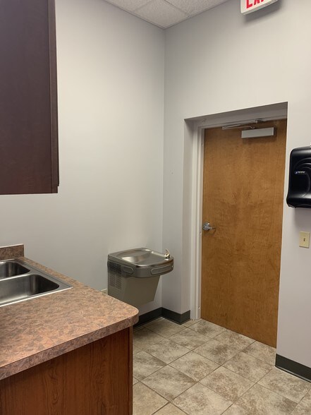 More Photos Of 11301 N US Hwy 301, Thonotosassa Medical For Lease