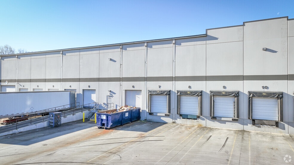 More Photos Of 2201 Interstate North Dr, Charlotte Warehouse For Lease