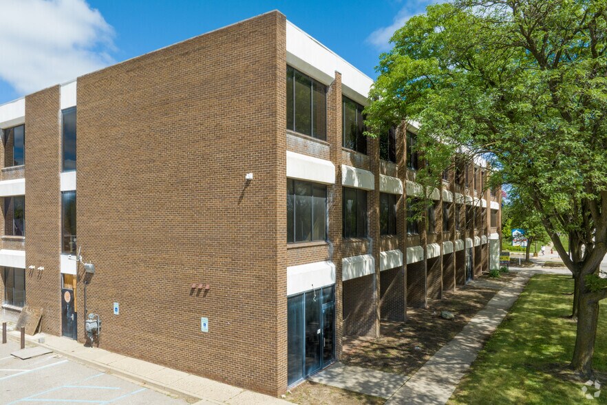 More Photos Of 27301 Dequindre Rd, Madison Heights Office For Lease