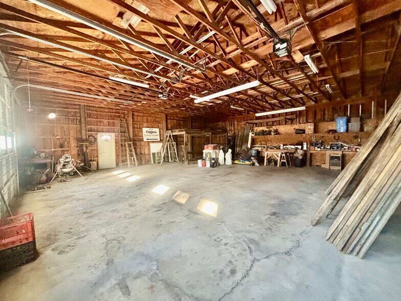 More Photos Of 406 Hercules Dr, Stockertown Flex For Lease