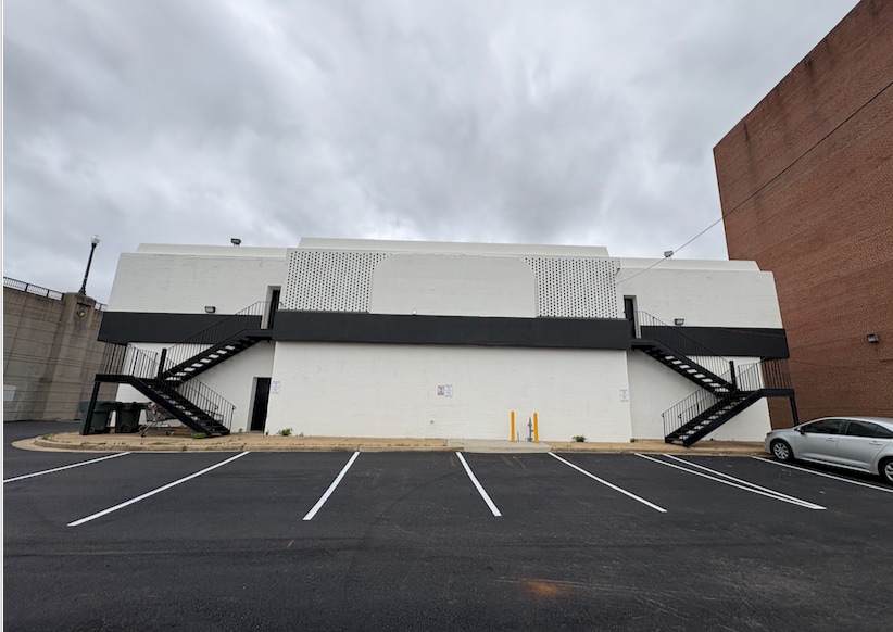 More Photos Of 6909 Old Keene Mill Rd, Springfield General Retail For Lease