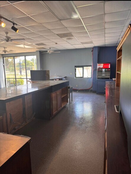 More Photos Of 12371 US-90 Hwy, Luling General Retail For Lease