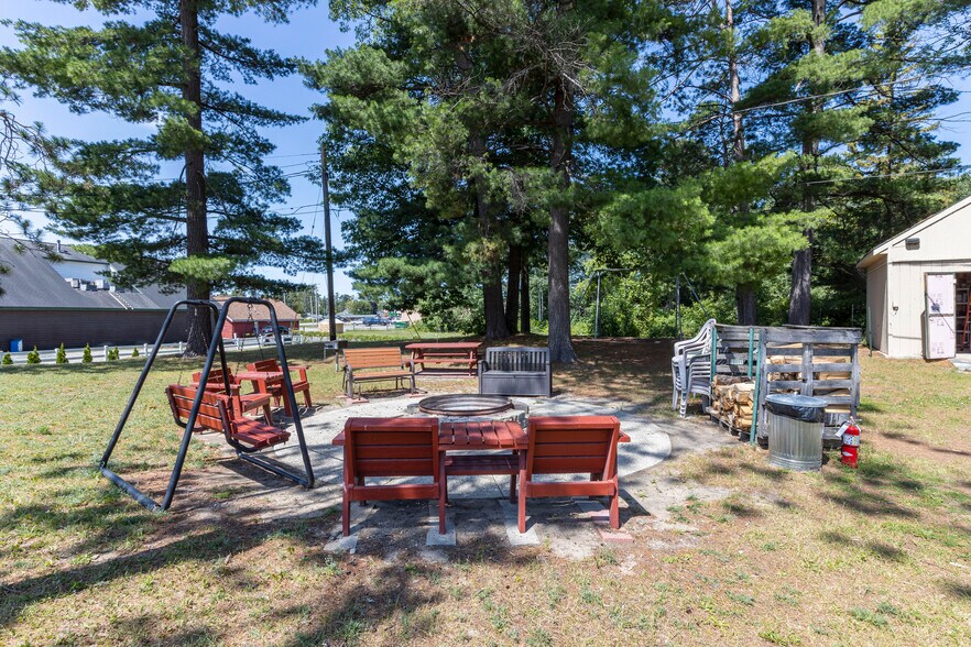 More Photos Of 6100 M-68 Hwy, Indian River Hotel For Sale