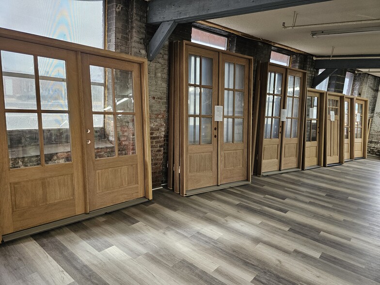 More Photos Of 1087 Sycamore St, Bristol Office For Sale