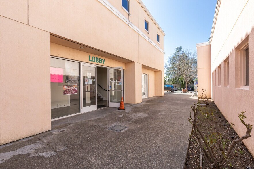 More Photos Of 8465 Old Redwood Hwy, Windsor Freestanding For Lease