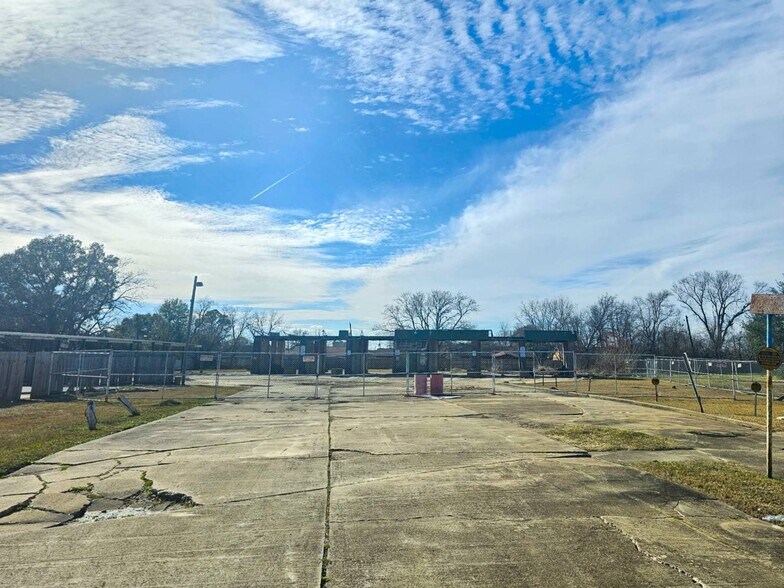 More Photos Of 11408 Martin Luther King Jr. Blvd, Houston Specialty For Sale