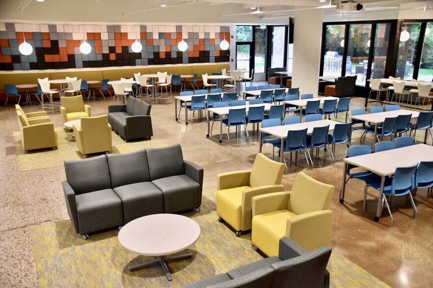 More Photos Of 9855 W 78th St, Eden Prairie Office For Lease