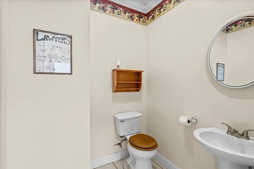 More Photos Of 313 Wolfe St, Cohutta Office For Sale