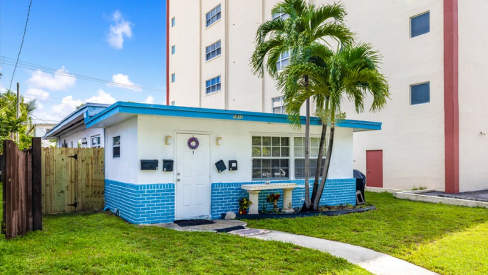 More Photos Of 1711 Buchanan St, Hollywood Apartments For Sale
