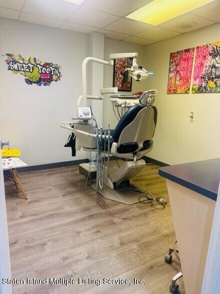 More Photos Of 15 1st St, Staten Island Office For Sale