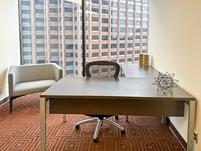 More Photos Of 650 Poydras St, New Orleans Coworking Space