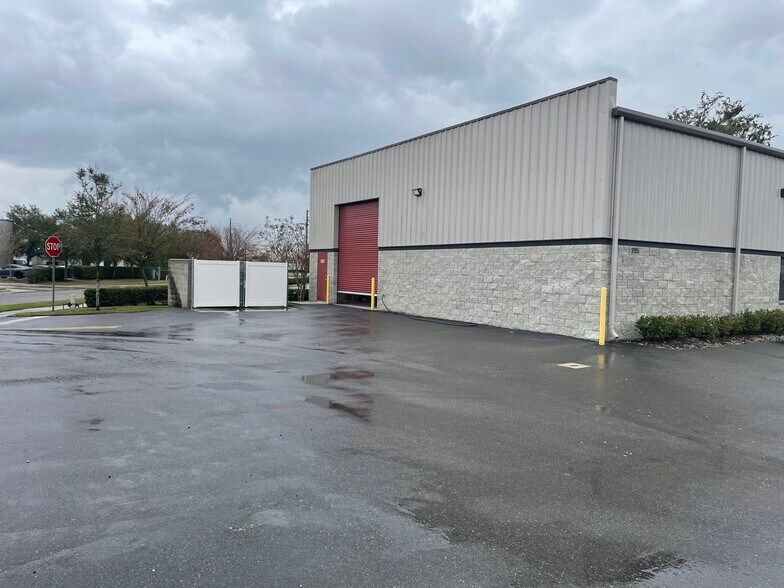 More Photos Of 715 Golden Spike Ln, Sanford Warehouse For Lease