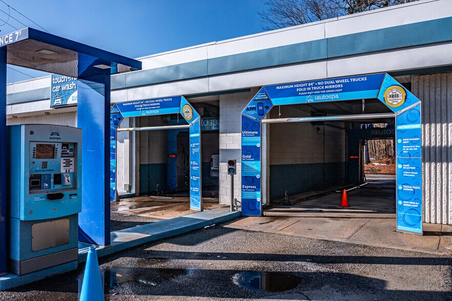 More Photos Of 516 14th st, West Point Carwash For Sale