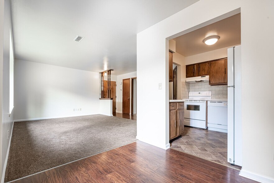 More Photos Of 261 Beattie Ave, Lockport Apartments For Sale