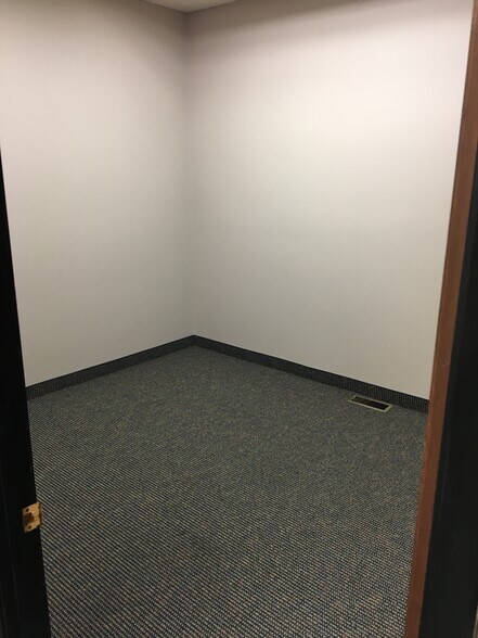 More Photos Of 15241 Stony Plain Rd NW, Edmonton Storefront Retail Office For Lease
