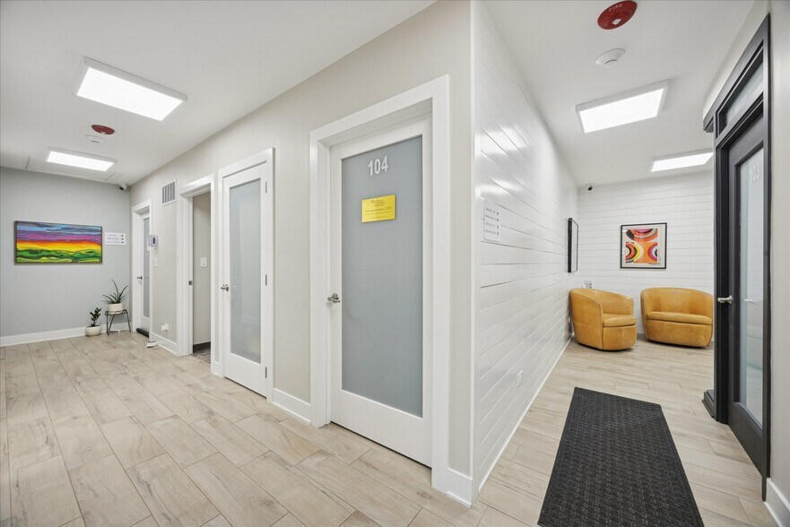 More Photos Of 4910 Main St, Downers Grove Office For Sale