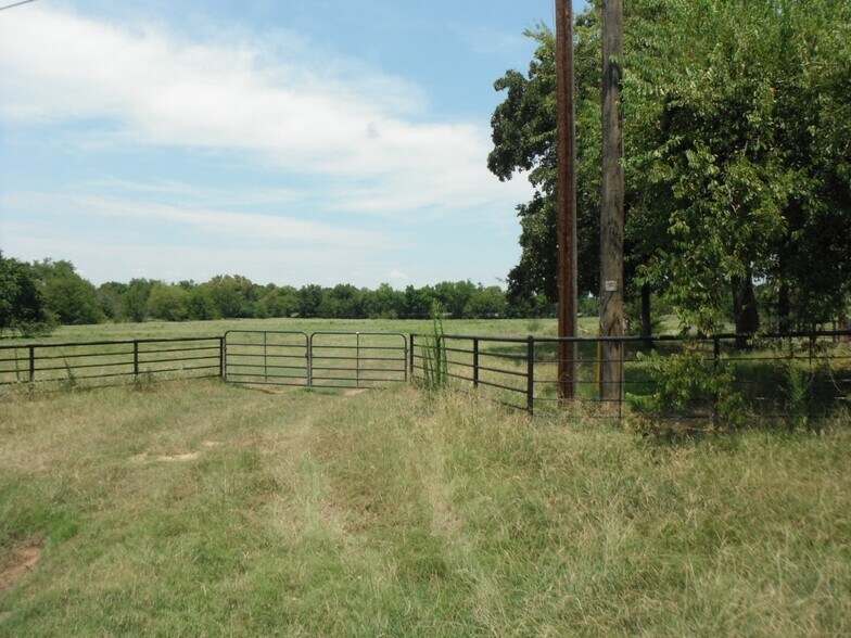 More Photos Of TBD Main St, Sulphur Springs Land For Sale