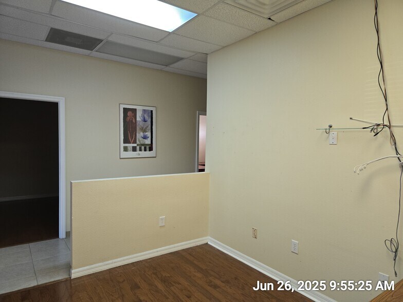 More Photos Of 2314-2326 S Parsons Ave, Seffner Office For Lease