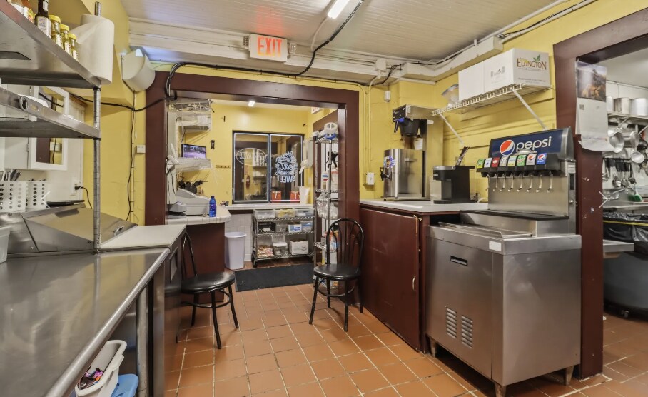 More Photos Of 8196 Florida 85, Laurel Hill Mixed Retail For Sale