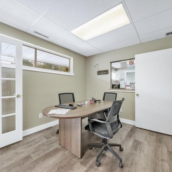 More Photos Of 25400-25430 Goddard Rd, Taylor Medical For Sale