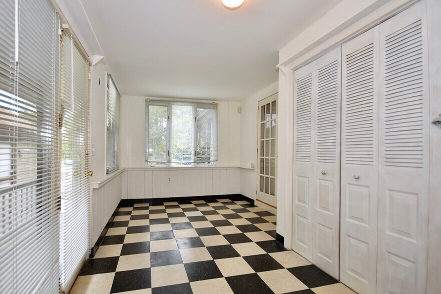 More Photos Of 2567 Cranberry Hwy, Wareham General Retail For Sale