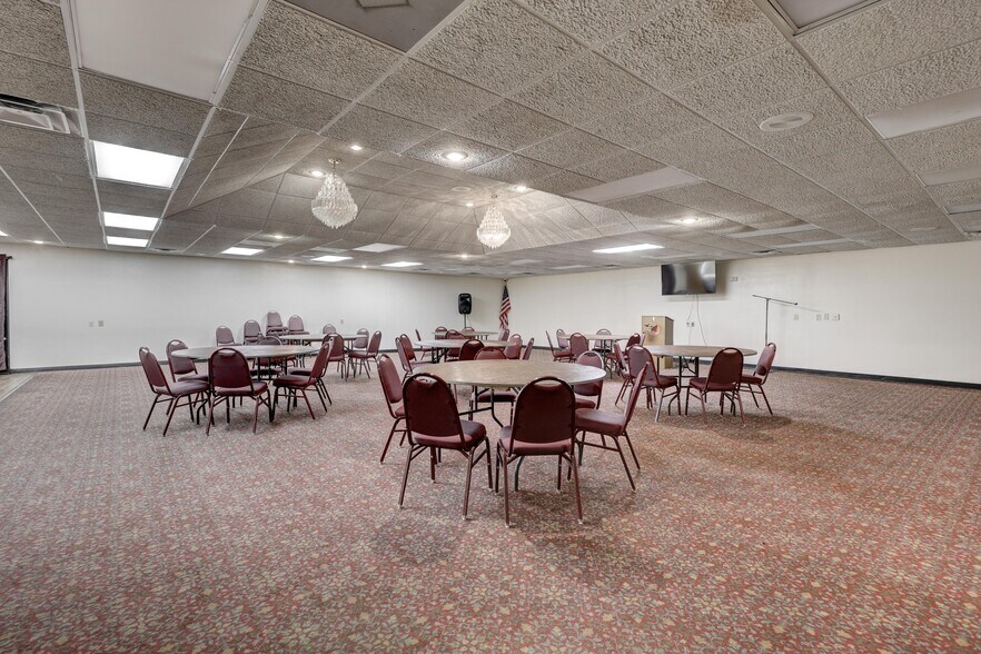 More Photos Of 2728 & 2802 N Rangeline Road, Joplin Flex For Sale