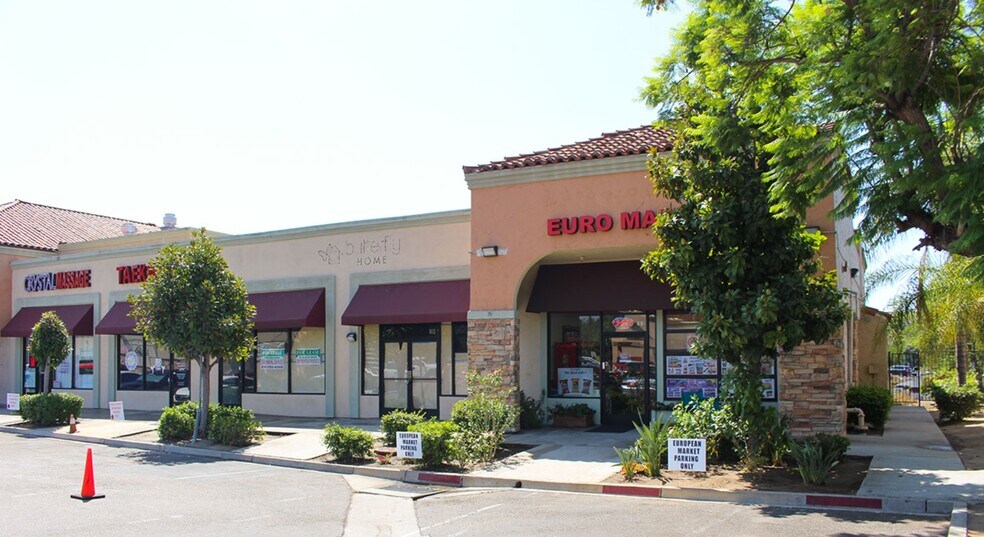 More Photos Of 703-705 Center Dr, San Marcos Storefront Retail Office For Lease