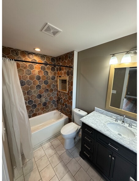 More Photos Of 3710 E Washington St, Indianapolis Apartments For Sale