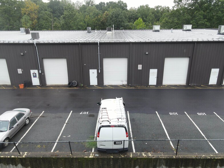More Photos Of 3619 Richmond Hwy, Stafford Light Distribution For Sale